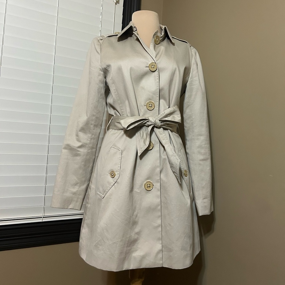 Banana Republic Light Tan Trench Coat - Picture 4 of 6